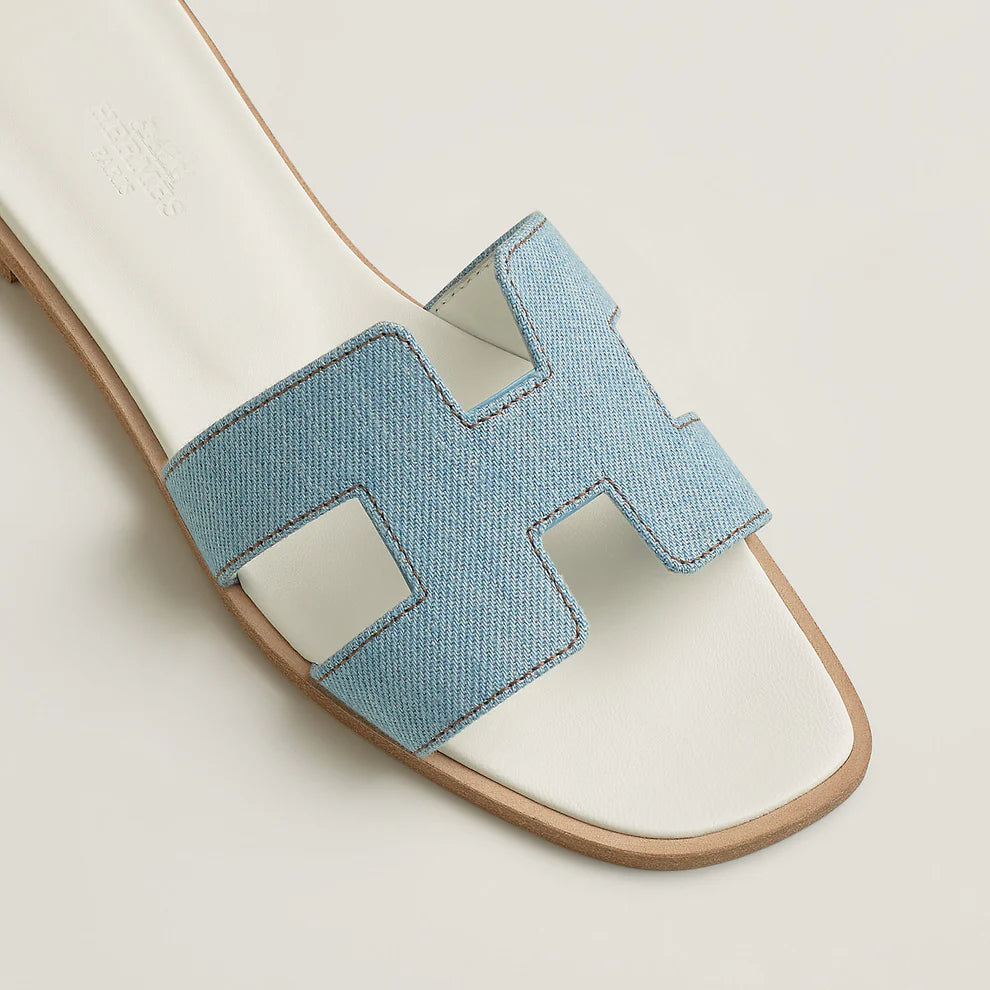 Hermes Oran sandal bleu clair