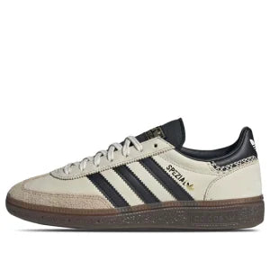 Handball Spezial ‘Wonder White Black’