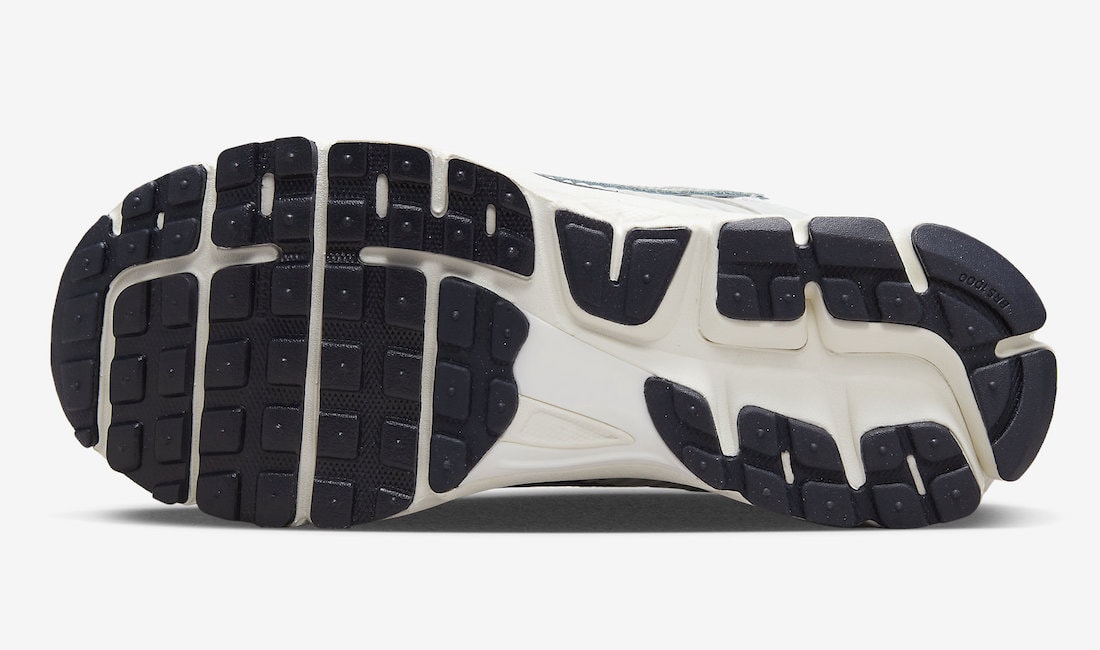 Nike zoom Vomero 5 photon dust
