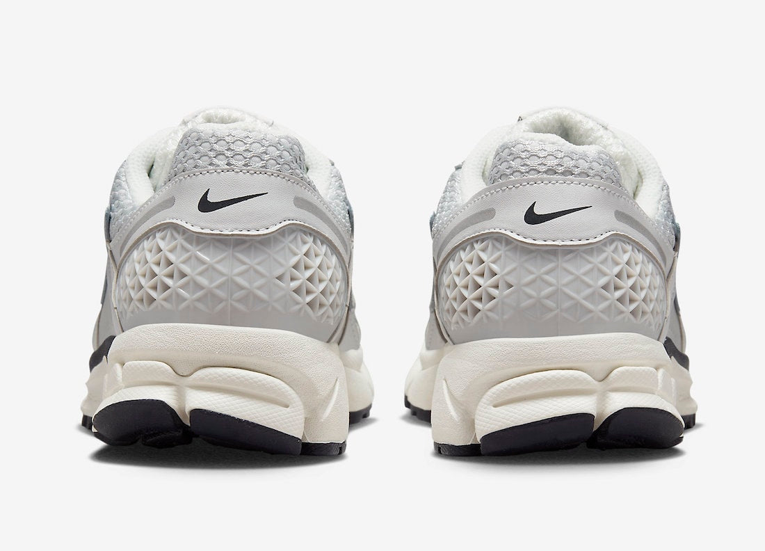 Nike zoom Vomero 5 photon dust