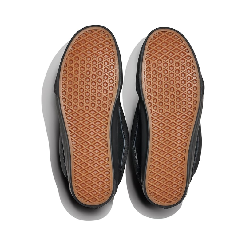 Vans Knu Skool shoe in black